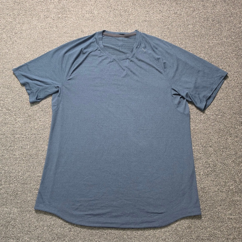 Lululemon Metal Vent Tech T-Shirt Blue Mens Medium Short Sleeve Training Gym Tee